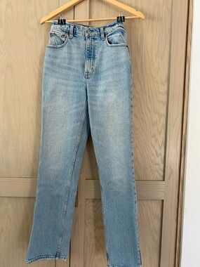 Abercrombie &Fitch 90’s Straight Ultra High Rise 26/2R